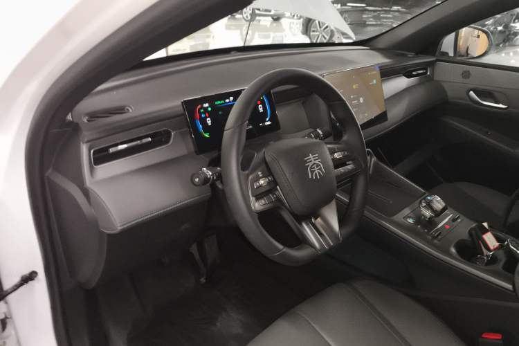 Used BYD Qin PLUS 2025 DM-i Smart Drive 55KM Leading Model