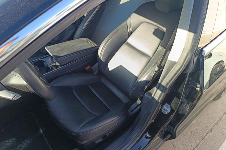 Used Tesla Model 3 2019 Long-Range Rear-Wheel-Drive Version
