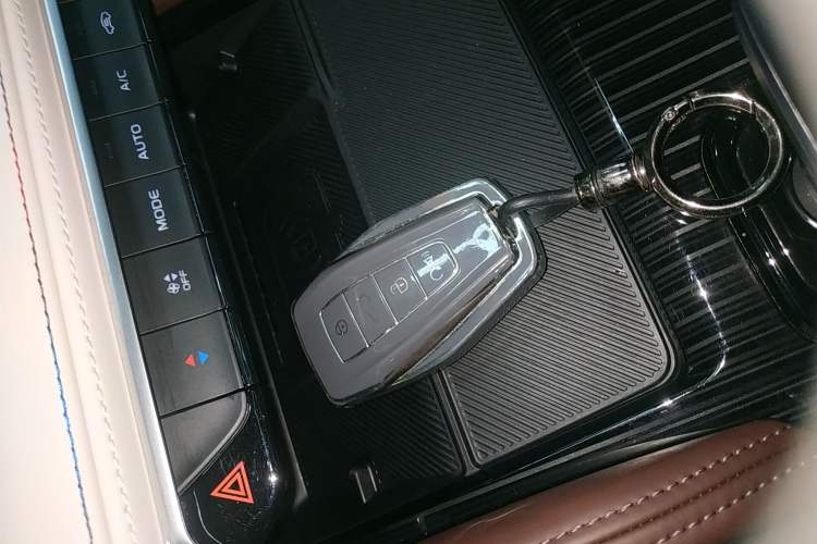 Used Geely Auto Monjaro L 2024 2.0TD High-Power Automatic Two-Wheel Drive Yunqi Version