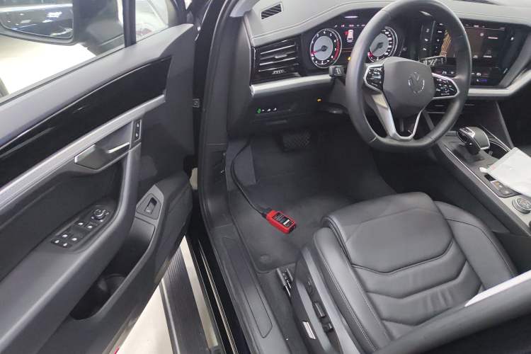 Used Volkswagen Touareg 2022 2.0 TSI Flagship Special Edition
