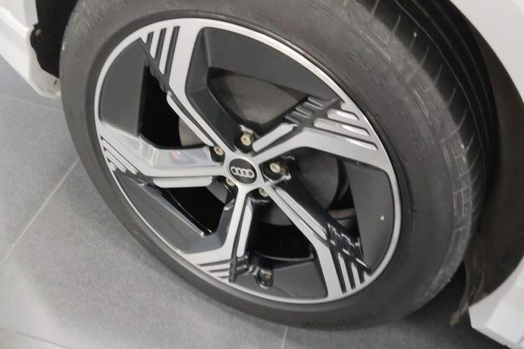 Used Audi Q4 e-tron 2022 50 e-tron quattro Visionary Edition