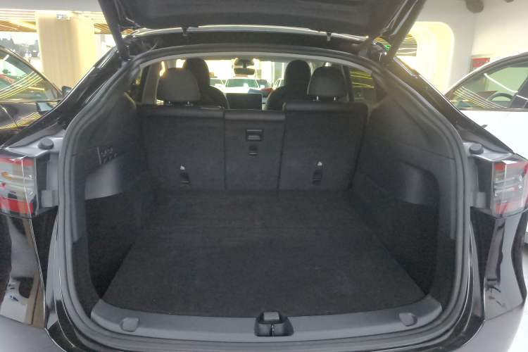 Used Tesla Model Y 2021 Long-Range All-Wheel-Drive Version 3D7
