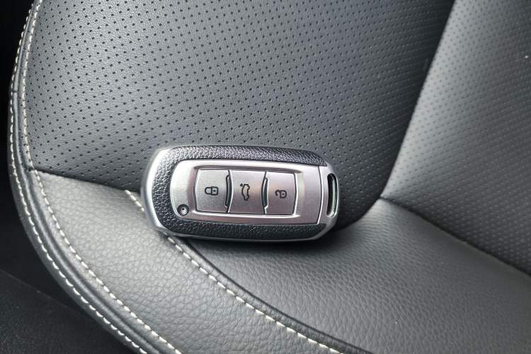 Used Geely Auto Vision X6 2016 1.8L Manual Luxury Edition
