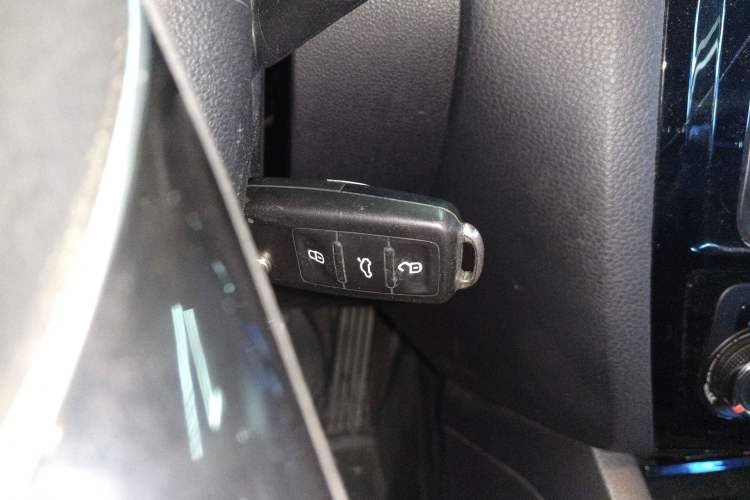 Used Volkswagen Sagitar 2015 1.6L Manual Comfort Model
