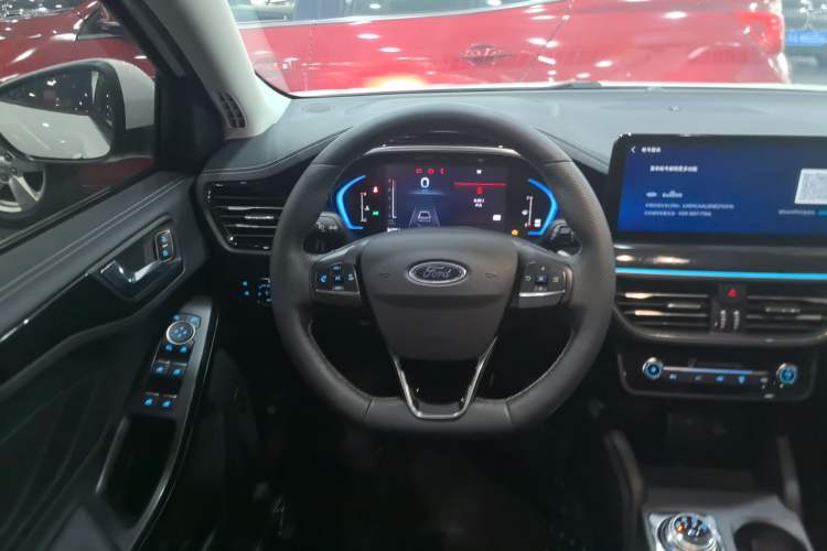 Used Ford Focus 2021 Hatchback EcoBoost 180 Automatic Titanium Edition
