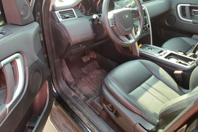 Used Land Rover Discovery Sport 2019 240 PS SE Version China VI Standard
