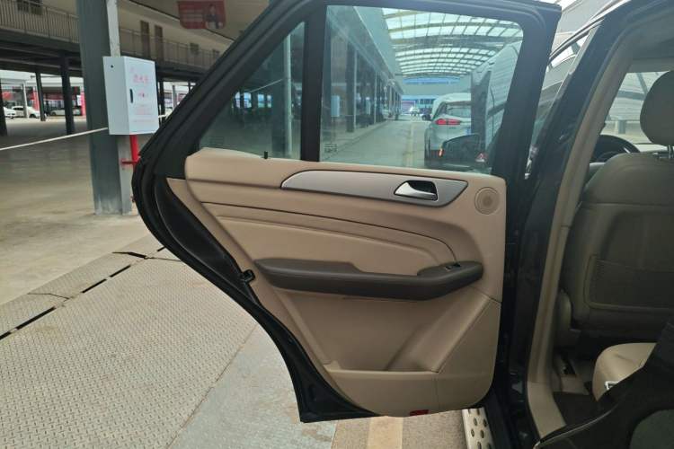 Used Mercedes-Benz M-Class 2014 ML 320 4MATIC