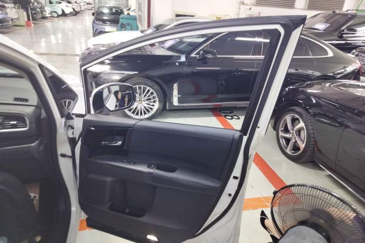 Used Honda Elysion 2019 2.0L Hybrid Luxury Edition
