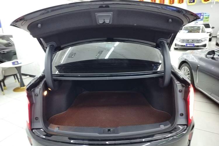 Used Hongqi E-QM5 2024 610 km PLUS
