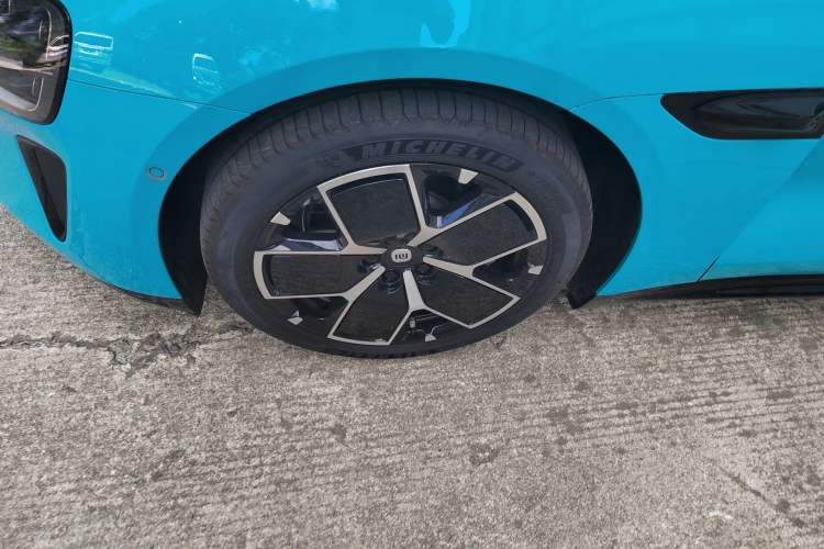 Used  SU7 2024 Rear-Drive Ultra-Long Range Advanced Pro-Level Intelligent Driving Version
