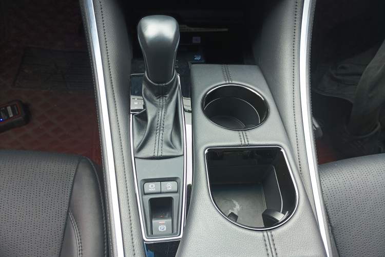 Used Toyota Avalon 2023 2.0L XLE Deluxe Edition