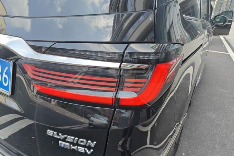 Used Honda Elysion 2022 2.0L eHEV Luxury First Edition