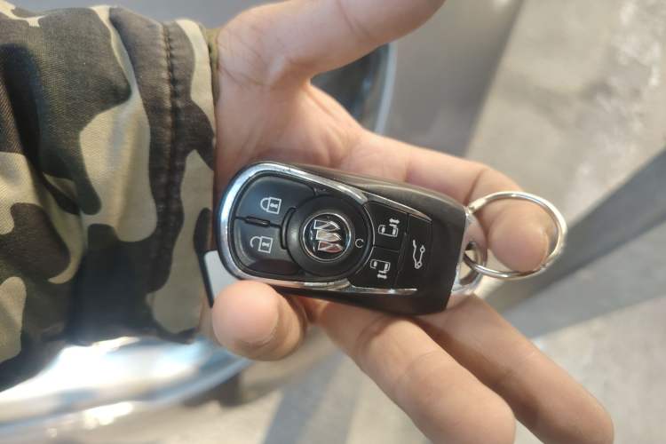 Used Buick GL8 2018 28T Luxury Model China VI Standard