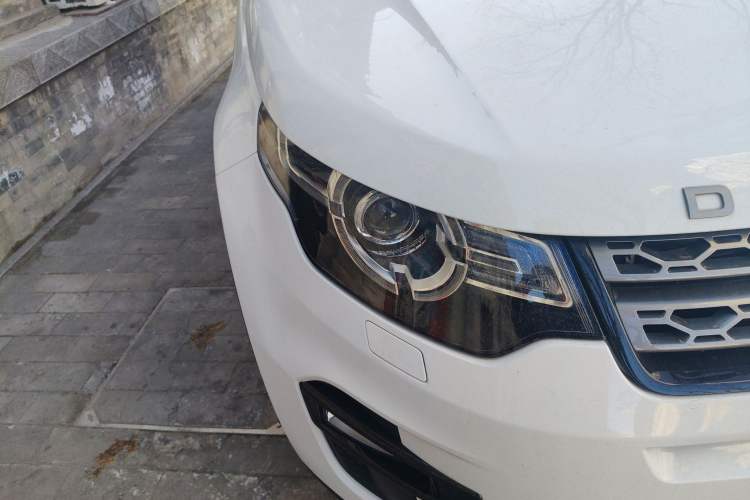 Used Land Rover Discovery Sport 2019 240 PS SE Version China VI Standard
