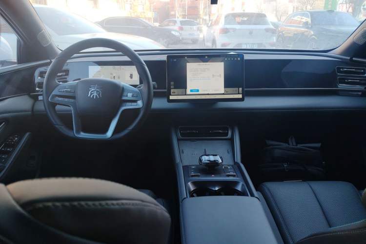 Used BYD Qin L 2025 DM-i Smart Drive 120KM Superior Model