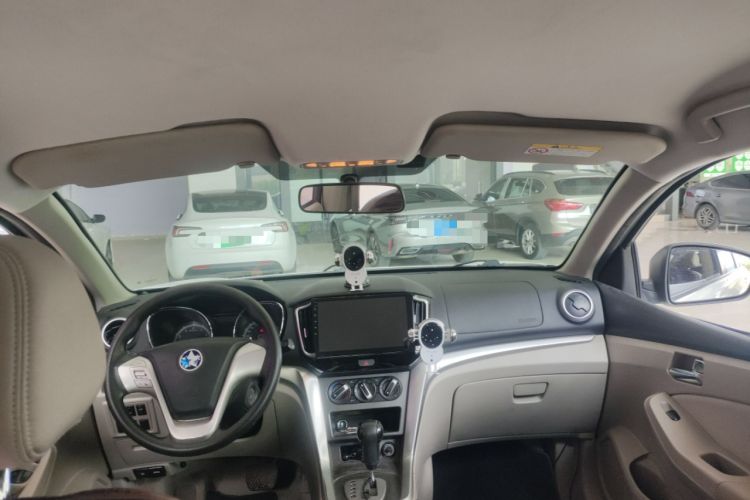 Used Venucia T70 2015 2.0L CVT Smart Choice Edition