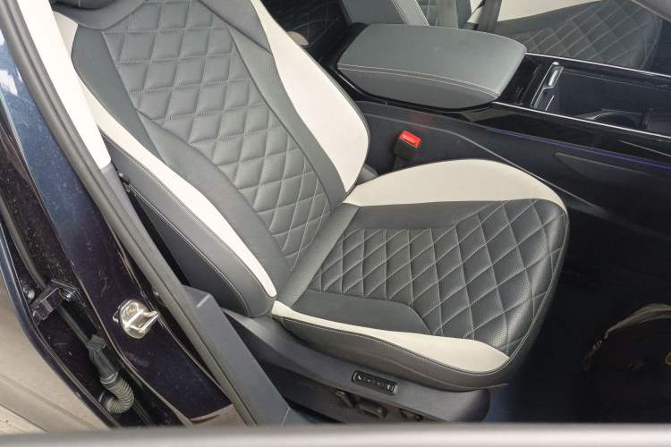 Used Volkswagen ID.6 CROZZ 2021 Long-Range PRO Edition