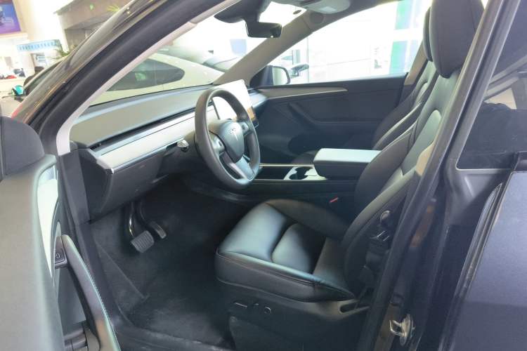 Used Tesla Model Y 2024 Rear-Wheel-Drive Version
