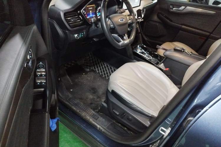 Used Ford Escape 2020 EcoBoost 245 Two-Wheel Drive Smart & Enjoyment Model
