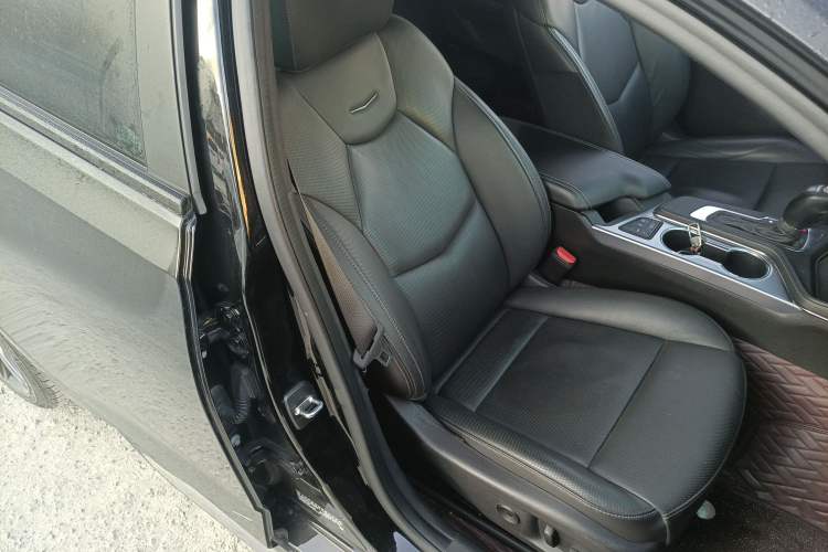 Used Cadillac CT4 2023 25T Luxury Model
