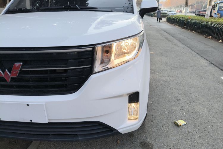Used Wuling Hongguang PLUS 2020 1.5L Manual Comfort 7-Seater