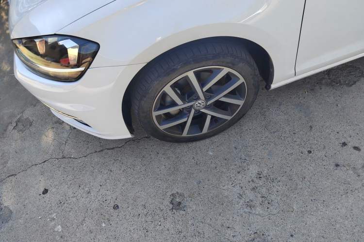 Used Volkswagen Golf 2018 230TSI Automatic Luxury Version
