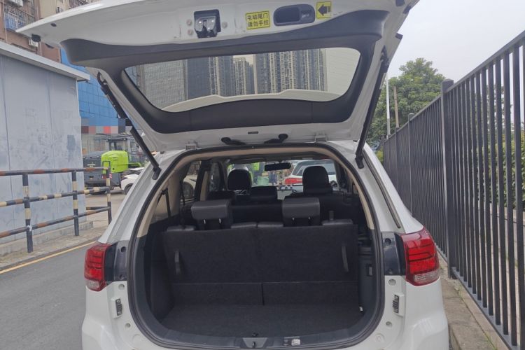 Used Mitsubishi Outlander 2019 2.0L Two-Wheel Drive Comfort Edition 7-Seater China VI Standard