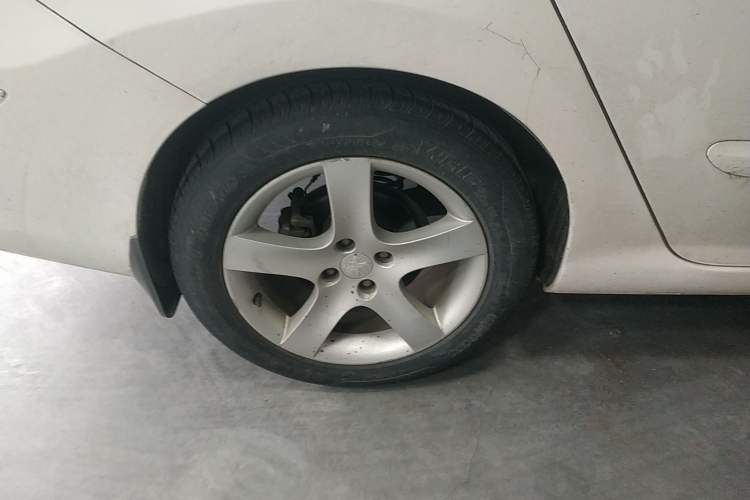 Used Peugeot 408 2013 2.0L Automatic Comfort Edition
