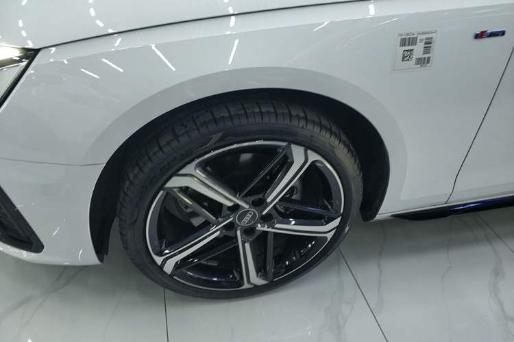 Used Audi A4L 2025 2 Million Units Enjoyment Version 40 TFSI Luxury Dynamic Edition
