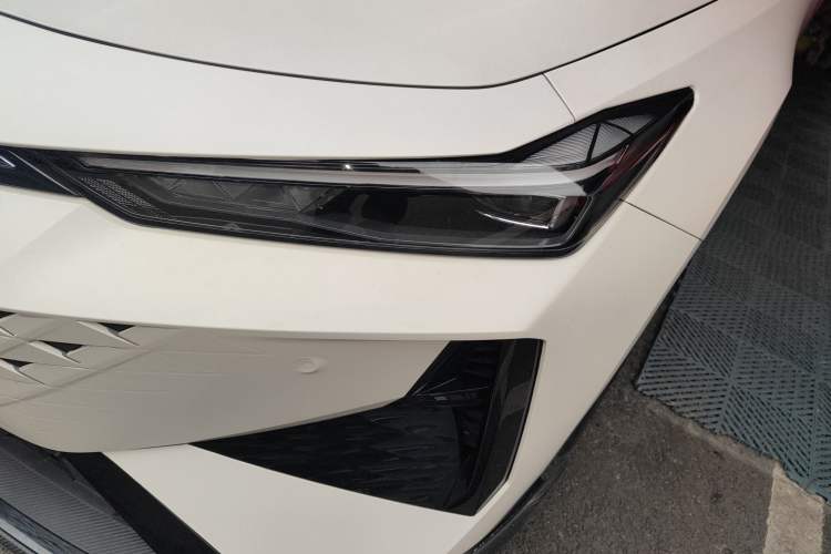 Used Changan UNI-V 2024 1.5T Prestige Sport Edition
