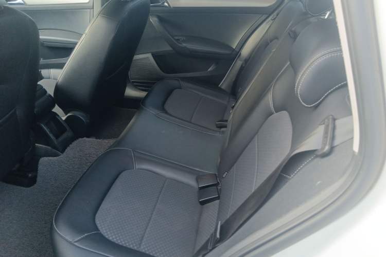 Used Volkswagen Santana 2015 Haval H6 1.6L Automatic Comfort Model
