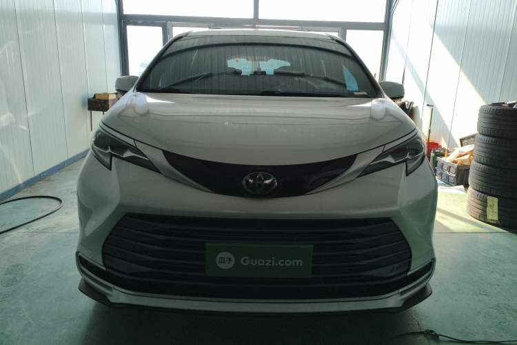 Used Toyota Sienna 2021 2.5L Hybrid Ultimate Edition