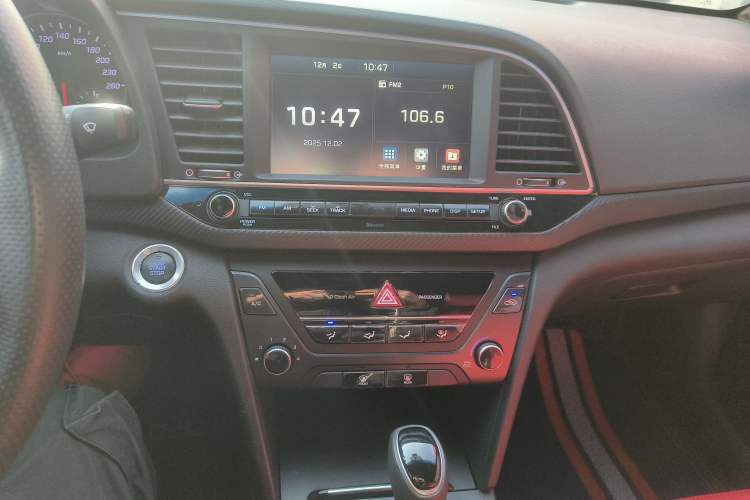 Used Hyundai Elantra 2019 1.4T Dual-Clutch Xuan Dong · Dynamic Model