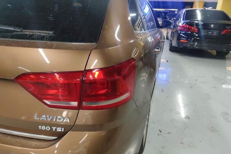 Used Volkswagen Gran Lavida 2017 180TSI DSG Comfort Edition
