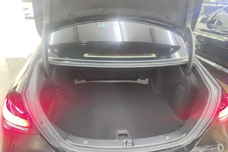 Used Mercedes-Benz E-Class 2021 Facelift E 260 L
