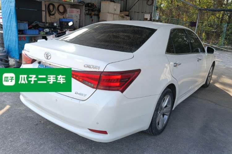 Used Toyota Crown 2015 2.0T Fashion Edition

