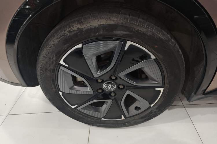 Used Toyota bZ3 2023 616 km Long-Range Premium
