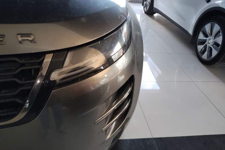 Used Land Rover Range Rover Evoque 2021 Range Rover Velar L 249PS R-Dynamic First Edition
