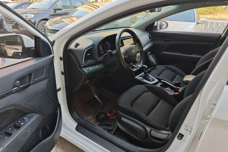 Used Hyundai Elantra 2019 1.4T Dual-Clutch Xuan Dong · Dynamic Model
