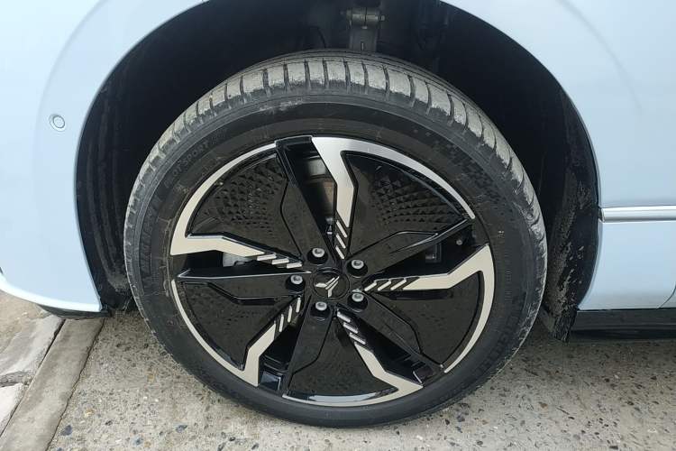 Used VOYAH PASSION 2023 Four-Wheel Drive Long-Range Version