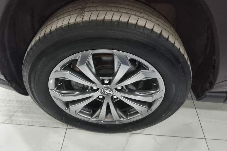 Used Toyota RAV4 2023 Dual-Motor 2.5L E-CVT Two-Wheel Drive Elite Edition
