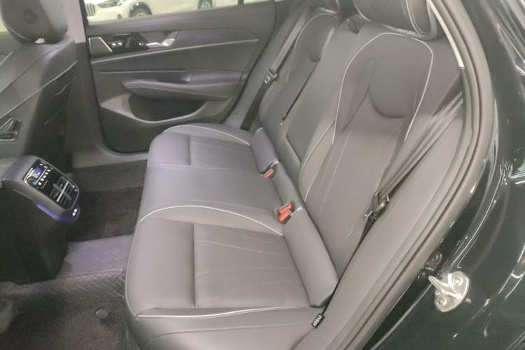 Used Volkswagen Passat 2025 Pro 380TSI Dragon Edition
