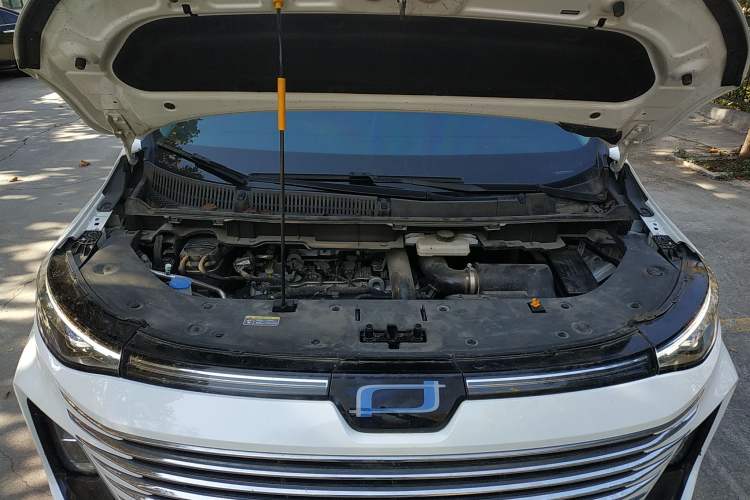 Used Bestune M9 2023 2.0T Prestige Edition
