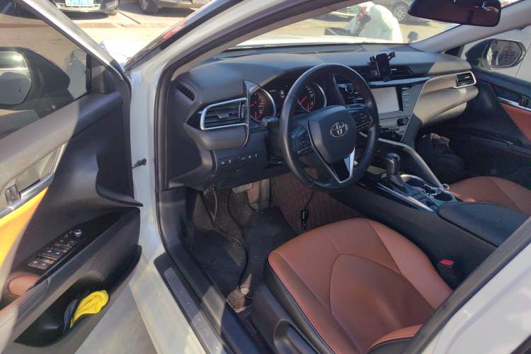 Used Toyota Camry 2018 2.0S FENGSHANG Edition
