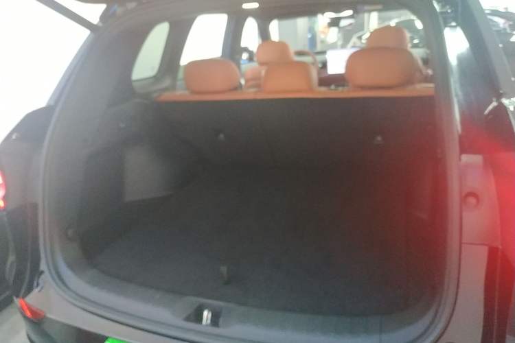 Used  Q07 2025 215 Flagship PLUS
