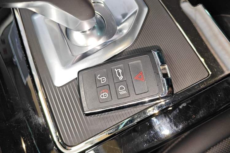 Used Land Rover Range Rover Evoque 2023 Aurora L 249 PS Collins Antique Bronze Special Edition
