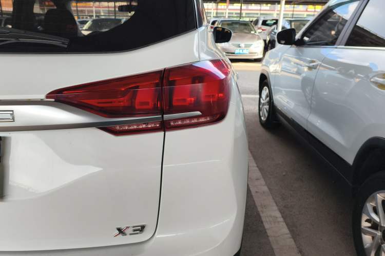 Used BAIC Beijing X3 2019 1.5L Manual Glory Edition
