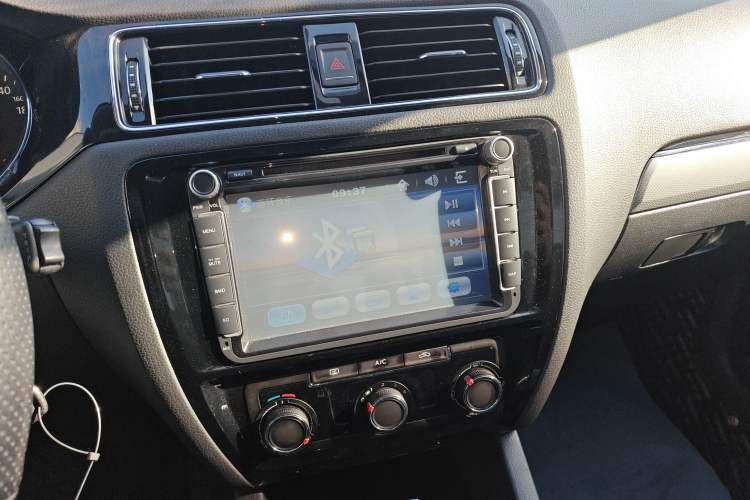 Used Volkswagen Sagitar 2015 230TSI Automatic Comfort Version
