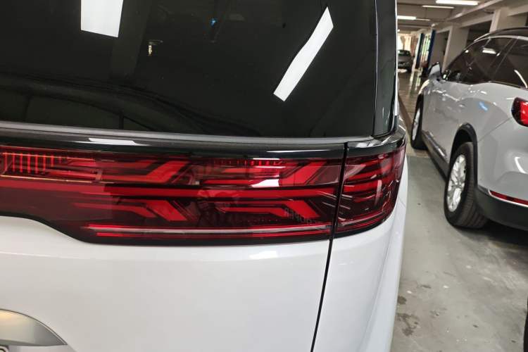 Used Denza D9 2022 DM-i 970 Four-Wheel Drive Flagship Model