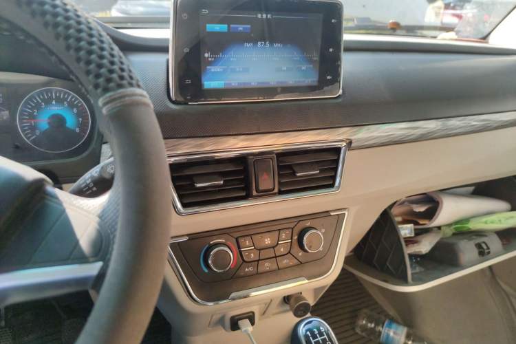 Used Jinbei New Hiace S 2023 1.5L Wealth Edition Passenger Van 5/6/7-Seater Central Air Conditioning Version SWC15M
